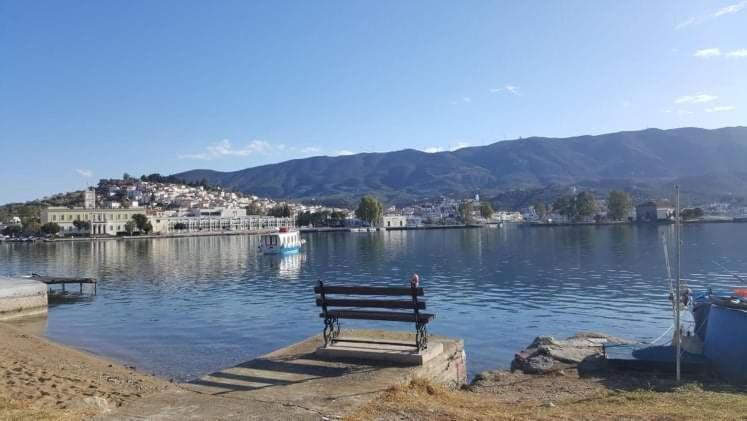 Sunray Studio In Poros Apartment Poros Town ภายนอก รูปภาพ