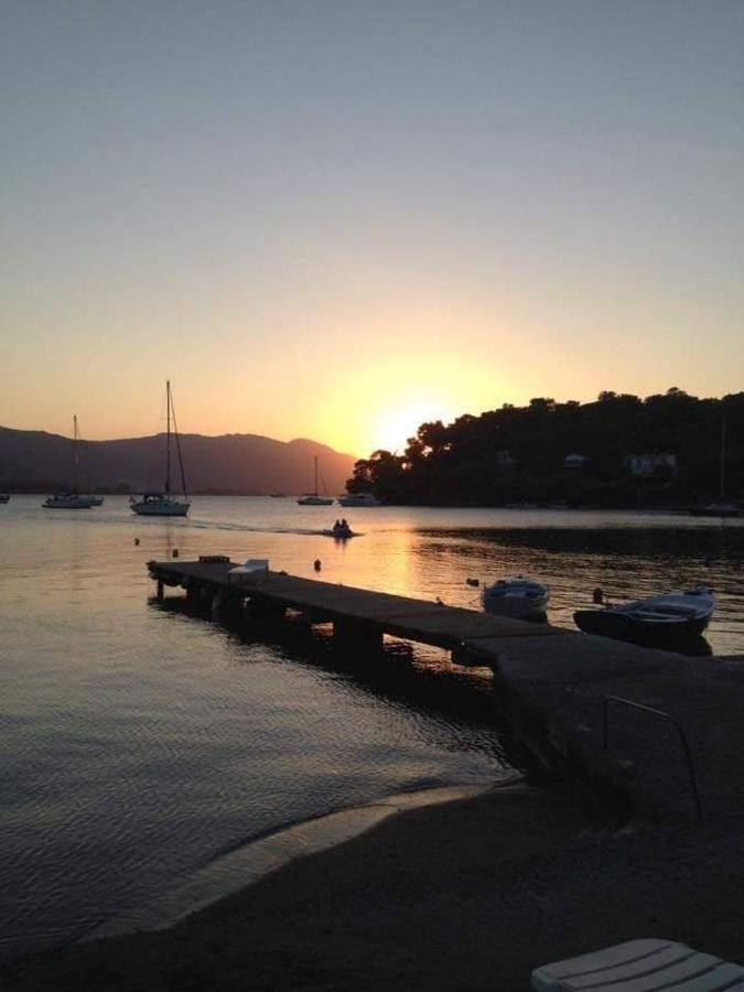 Sunray Studio In Poros Apartment Poros Town ภายนอก รูปภาพ